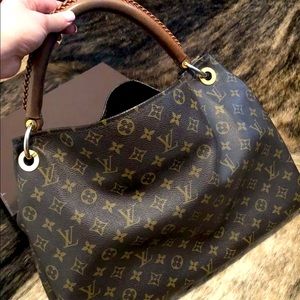 LV Louis Vuitton Artsy MM — w/box and receipt
